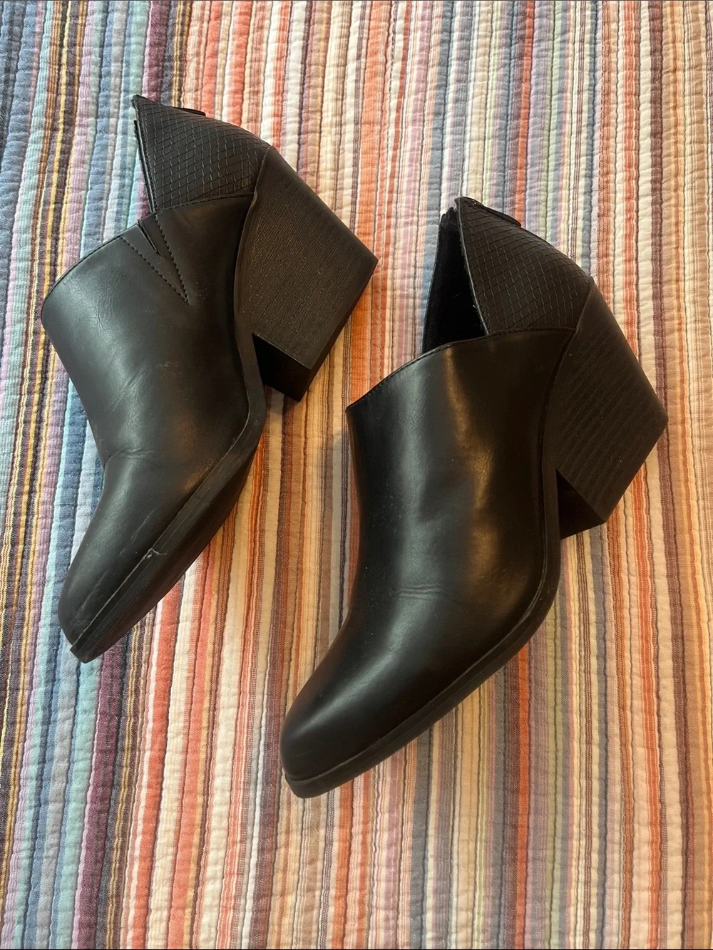CL by Laundry womens size 9 black wedge shoes with zip heel